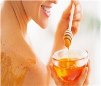 العسل الأبيض والليمون .. للتخلص من الجلد الزائد في الجسم  