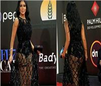 مفيد فوزي: غاضب من إظهار ملابس «رانيا يوسف» الساخنة وإبراز ظهرها العاري