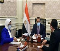 رئيس الوزراء يتابع مع وزيرة الصحة موقف تنفيذ منشآت «حياة كريمة»