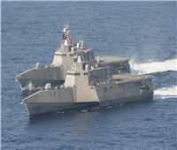 البحرية الأمريكية: قوارب للحرس الثوري تحرشت بسفينتين حربيتين في الخليج