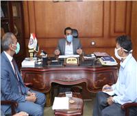 نائب محافظ قنا يجتمع بـ«لجنة التنمية الإقتصادية» لتطوير قرى الريف المصري