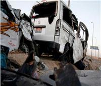 مصرع 3 أشخاص وإصابة 12 آخرين في تصادم بالطريق الصحراوي بأسوان