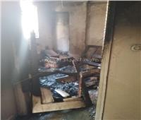 صور| حريق يلتهم شقة بالكامل في قرية «إمياي» بالقليوبية 