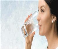 «الصحة» تحدد فوائد شرب الماء لمرضى فيروس كورونا