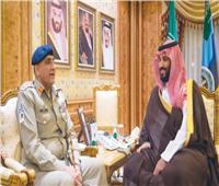 محمد بن سلمان يبحث مع قائد الجيش الباكستاني التعاون العسكري المشترك