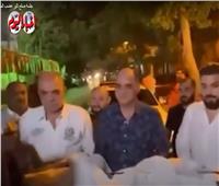 بالفيديو.. جلسة صلح تثير غضب رواد مواقع التواصل الاجتماعي بالقاهرة 