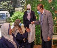 محافظ الإسكندرية يزور دور المسنين والأيتام لتهنئتهم بعيد الفطر| صور  