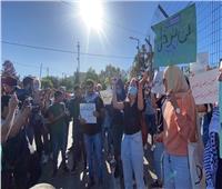 مسيرة احتجاجية في حي الشيخ جراح بالقدس.. والاحتلال يعتدي على المشاركين	