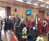 محافظ بورسعيد يلتقي أعضاء نادي «هوكس» للدراجات ضمن رحلتهم السياحية