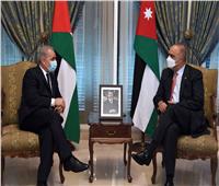 رئيس الوزراء الفلسطيني يبحث مع نظيره الأردني تعزيز التنسيق المشترك بين البلدين