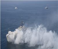 بالصور والفيديو | غرق أكبر سفينة دعم لوجستي بالجيش الإيراني
