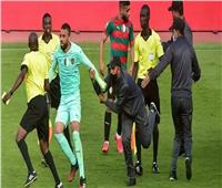 «للاعتداء على الحكم».. إيقاف لاعبين من مولودية الجزائر لمدة 12 شهرًا
