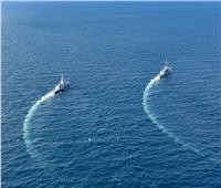 القوات البحرية المصرية والفرنسية تنفذان تدريباً بحرياً عابراً في نطاق الإسطول الشمالي