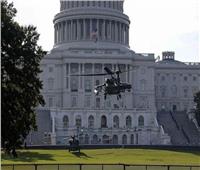 خلال تدريب عسكري.. طائرات «بلاك هوك» تحلق فوق مبنى الكونجرس | فيديو