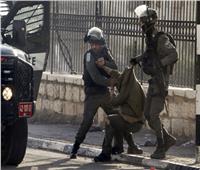 قوات الاحتلال الإسرائيلي تعتقل «أب وابنه» في الخليل