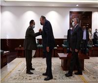 وزيرا «الخارجية» و«الري» يلتقيان رئيس الوزراء السوداني | صور