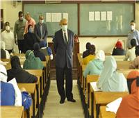 رئيس جامعة المنيا يُشيد بالإجراءات الاحترازية والتنظيمية بـ«النوعية»