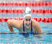 أسترالية تحطم الرقم القياسي العالمي لسباحة 100 متر