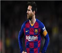 «قميص برشلونة» يكشف حقيقة رحيل «ميسي» رغم أنباء تجديد عقده