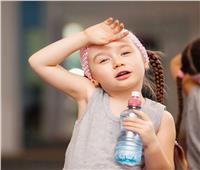 نصائح للأمهات| متى يجب أن يشرب طفلي الماء؟