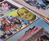 احتفالا بمرور 7 سنوات.. «عم حنفي» يجمع 30 لوحة فنية لانجازات الرئيس السيسي | فيديو