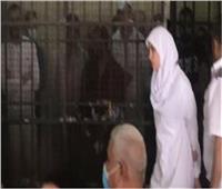 إيداع مودة الأدهم قفص محكمة التجمع القفص قبل الحكم عليها بالاتجار بالبشر