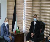 سفير فلسطين بالقاهرة يستقبل وفدًا حقوقيًا برئاسة اتحاد المحامين العرب