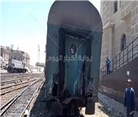 فصل العربة واستمرار الرحلة.. مصدر يكشف تفاصيل اصطدام قطار الإسكندرية| صور