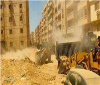  محافظة الجيزة  رفع 500 طن مخلفات من أراضى فضاء بمنطقة ك بهضبة الأهرام