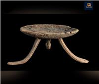 متحف الغردقة يستعرض قطعة أثرية خشبية «كرسي ذو ثلاثة أرجل»