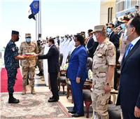 الرئيس السيسي يشهد رفع علم مصر على القاعدة 3 يوليو البحرية