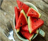أفضل ٥ أطعمة مرطبة للمعدة في فصل الصيف.. أبرزها البطيخ والطماطم 