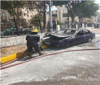 بسبب ارتفاع الحرارة.. اشتعال سيارة ملاكي في شارع الهرم| صور
