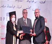 صور| الاحتفال بتخريج طلاب الزمالة بطب أسنان جامعة مصر للعلوم والتكنولوجيا مع جامعة جنوا الإيطالية