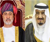 خادم الحرمين وسلطان عمان يعقدان مباحثات رسمية حول تعزيز التعاون الثنائي