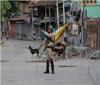 انتشار الشرطة الهندية في ولاية مانيبور بعد فرض حظر التجول بسبب تفشي كورونا