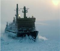 سلاح البحرية في الجيش الكندي يتسلم سفينة كاسحة للجليد
