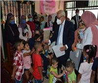 محافظ بورسعيد يوزع الهدايا على الأطفال الأيتام في العيد