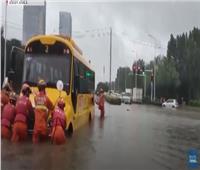 فيضانات قوية تضرب مدينة تشنجتشو الصينية.. فيديو