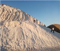 تلال الملح في بورفؤاد.. وجهة جديدة للسياحة الداخلية تنتظر الترويج «العالمي»