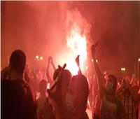 التونسيون يحرقون مقرات حزب النهضة وسط احتفالاتهم بقرارات «قيس سعيد»