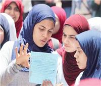 توافد أكثر من 255 الف طالبا بالثانوية العامة «الشعبة الأدبية» على لجان الامتحان
