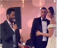 تامر حسني يٌشعل الأجواء بحفل زفاف هاجر أحمد