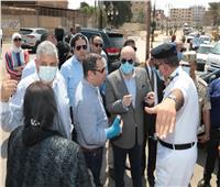 محافظ بني سويف يناقش ميدانياً توزيع الحركة والحلول المرورية بـ«مدينة ناصر»