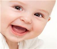 أسباب «الريالة» عند الأطفال الرضع.. أبرزها التهابات الفم والتسنين