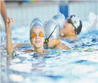 حكايات علمية.. السباحة تحسن قدرة الأطفال على التعلم