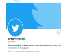 تويتر يعترف بمنح حسابات مزيفة علامات التحقق الزرقاء
