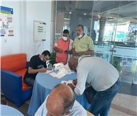 ميناء القاهرة الجوي يبدأ تطعيم العاملين ضد فيروس كورونا   