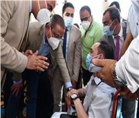 محافظ الفيوم ورئيس جامعة الأزهر يتفقدان أعمال القافلة الطبية بقرية الغرق 