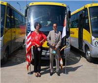 أمريكا تُسلم 20 حافلة جديدة إلى محافظة شمال سيناء| صور